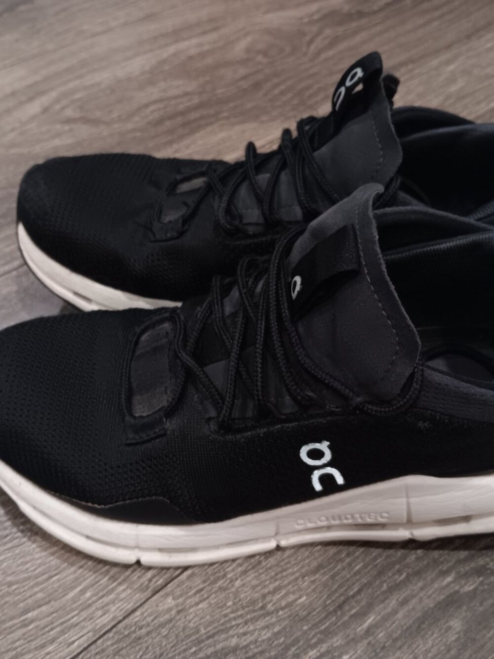 On running cloudnova sneakers / black / womans size 7 - Picture 4 of 9